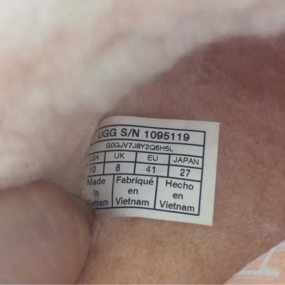 Ugg Fluffy Peachy Pink Shearling Slides - Picture 9 of 9